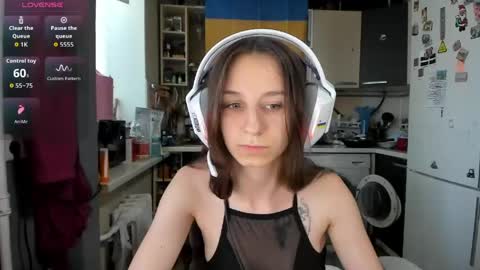 Snapshot of _nika_kik chatting on 06-08-26, 03:01 Nika online show from 06-08-26, 03:01