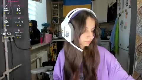 Snapshot of _nika_kik chatting on 07-12-26, 04:09 Nika online show from 07-12-26, 04:09