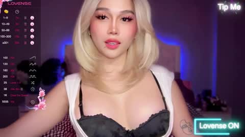 Snapshot of _nippleticklexxx chatting on 09-09-25, 10:31 Lily online show from 09-09-25, 10:31