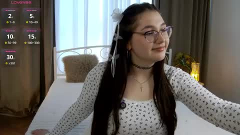 Vivian online show from 05-05-26, 01:19