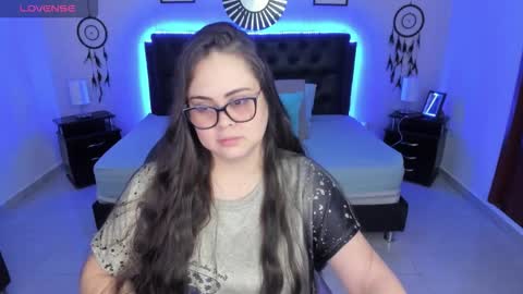 Snapshot of _oliviajoness chatting on 11-08-25, 01:55 Olivia jones online show from 11-08-25, 01:55