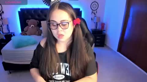 Snapshot of _oliviajoness chatting on 07-07-26, 12:20 Olivia jones online show from 07-07-26, 12:20