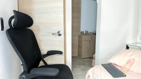 Snapshot of _pamela_saenz05 chatting on 12-21-24, 05:03 Pamela online show from 12-21-24, 05:03