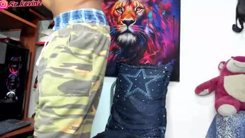 Snapshot of _pantera_09 chatting on 03-11-25, 09:02 Kevin online show from 03-11-25, 09:02