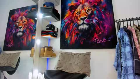 Snapshot of _pantera_09 chatting on 10-14-25, 09:15 Kevin online show from 10-14-25, 09:15