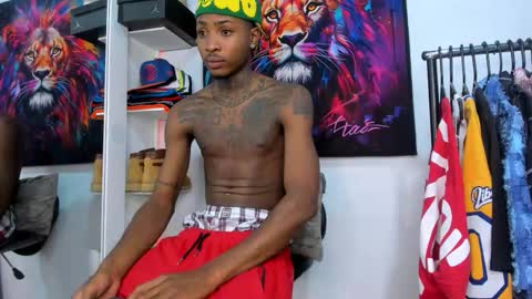 Snapshot of _pantera_09 chatting on 10-19-25, 10:54 Kevin online show from 10-19-25, 10:54