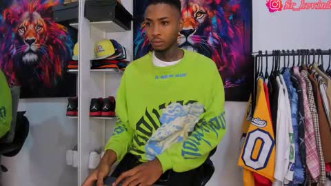 Snapshot of _pantera_09 chatting on 11-05-25, 10:26 Kevin online show from 11-05-25, 10:26