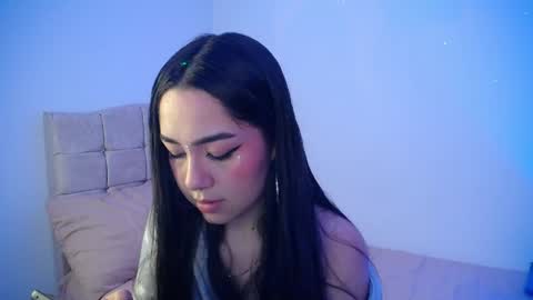 Paris online show from 04-15-26, 10:21