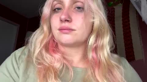 _peaceoutgirlscout_ online show from 10-17-25, 04:37