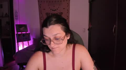 Snapshot of _peach__ chatting on 05-05-26, 03:36 violeta ig online show from 05-05-26, 03:36
