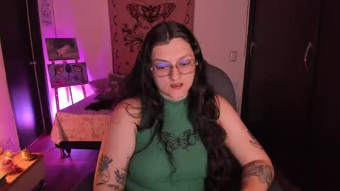 Snapshot of _peach__ chatting on 05-15-26, 03:35 violeta ig online show from 05-15-26, 03:35