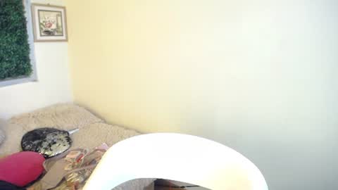 Laura online show from 07-29-26, 05:44