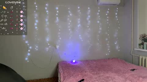 Ellie and Nika online show from 01-17-26, 08:12