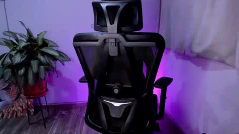 Snapshot of _purplecherry_ chatting on 07-06-26, 01:46 Cherr online show from 07-06-26, 01:46
