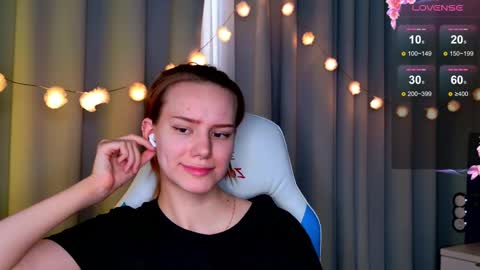 Snapshot of _ramona__ chatting on 03-12-25, 12:36 im Amy online show from 03-12-25, 12:36