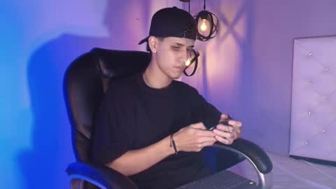 wav online show from 12-14-25, 05:57