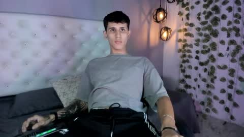 Snapshot of _realwav chatting on 04-16-26, 01:17 wav online show from 04-16-26, 01:17