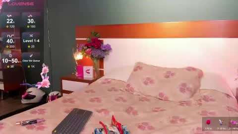 Snapshot of _redfoxxx_ chatting on 06-27-26, 12:10 You can tell me Mariana online show from 06-27-26, 12:10