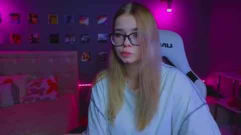 LISSAPVT IS OPEN online show from 03-11-25, 12:54