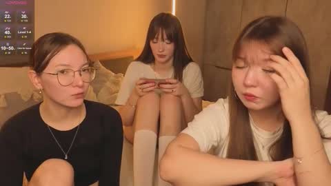 LISSAPVT IS OPEN online show from 11-22-25, 04:06