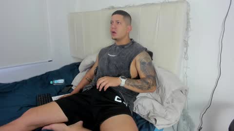 Snapshot of _robertobaggio chatting on 12-08-24, 01:14 Roberto online show from 12-08-24, 01:14