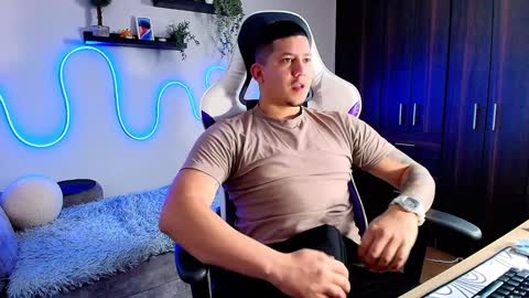 Snapshot of _robertobaggio chatting on 01-22-25, 01:53 Roberto online show from 01-22-25, 01:53