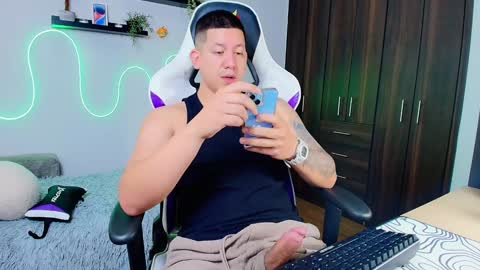 Snapshot of _robertobaggio chatting on 01-26-25, 03:14 Roberto online show from 01-26-25, 03:14