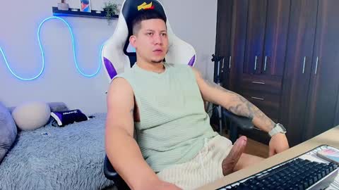 Snapshot of _robertobaggio chatting on 01-30-25, 02:25 Roberto online show from 01-30-25, 02:25