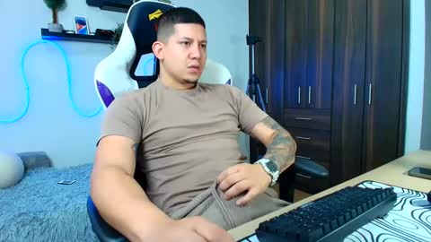 Snapshot of _robertobaggio chatting on 02-04-25, 12:33 Roberto online show from 02-04-25, 12:33