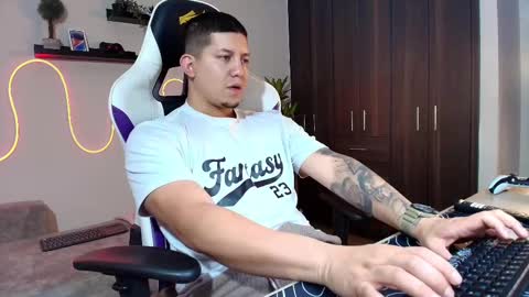 Snapshot of _robertobaggio chatting on 02-21-25, 12:28 Roberto online show from 02-21-25, 12:28