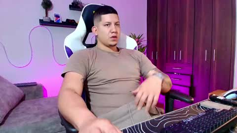 Snapshot of _robertobaggio chatting on 03-01-25, 12:56 Roberto online show from 03-01-25, 12:56