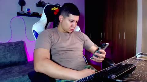 Snapshot of _robertobaggio chatting on 03-06-25, 12:52 Roberto online show from 03-06-25, 12:52