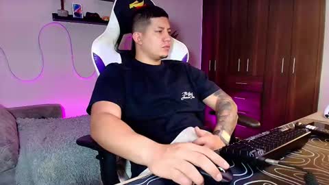 Snapshot of _robertobaggio chatting on 03-12-25, 12:36 Roberto online show from 03-12-25, 12:36