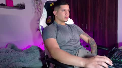 Snapshot of _robertobaggio chatting on 09-24-25, 09:23 Roberto online show from 09-24-25, 09:23