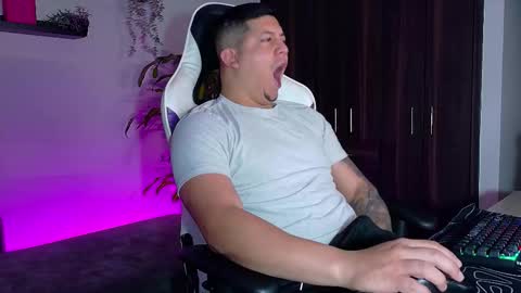 Snapshot of _robertobaggio chatting on 10-05-25, 12:36 Roberto online show from 10-05-25, 12:36