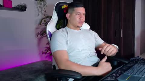 Snapshot of _robertobaggio chatting on 10-06-25, 12:24 Roberto online show from 10-06-25, 12:24