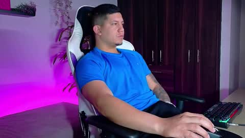 Snapshot of _robertobaggio chatting on 10-09-25, 10:24 Roberto online show from 10-09-25, 10:24