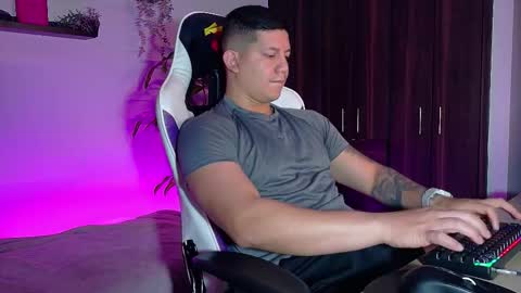 Snapshot of _robertobaggio chatting on 10-13-25, 10:26 Roberto online show from 10-13-25, 10:26