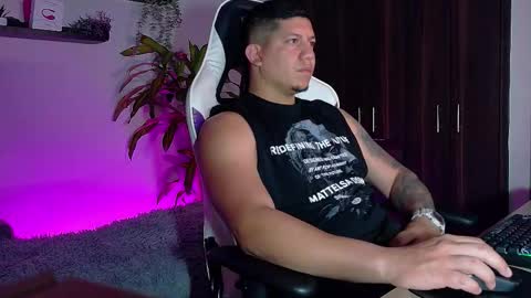 Snapshot of _robertobaggio chatting on 11-20-25, 10:15 Roberto online show from 11-20-25, 10:15