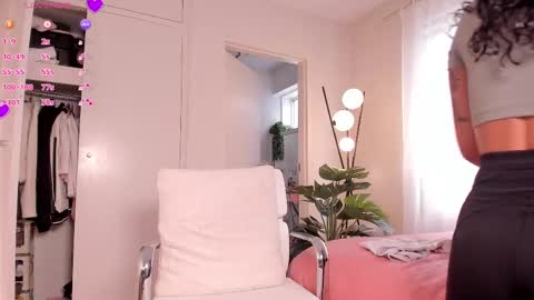 Sandyy online show from 02-18-25, 07:21