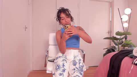 Sandyy online show from 02-19-25, 04:34