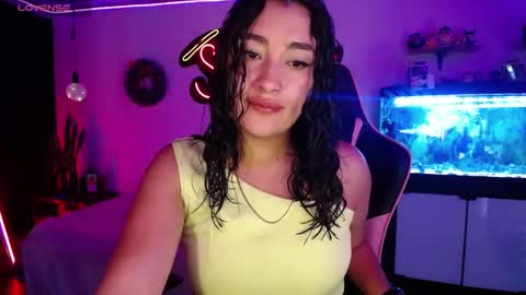 Snapshot of _santalove_ chatting on 12-17-24, 06:31 SantaLove online show from 12-17-24, 06:31