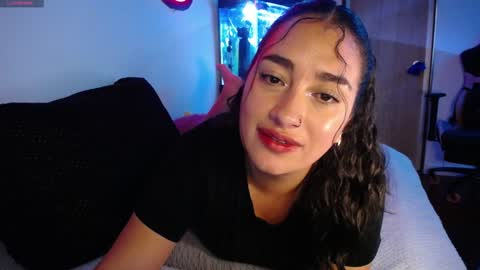 Snapshot of _santalove_ chatting on 01-05-25, 10:40 SantaLove online show from 01-05-25, 10:40