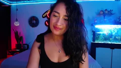 Snapshot of _santalove_ chatting on 01-08-25, 01:32 SantaLove online show from 01-08-25, 01:32