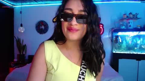 Snapshot of _santalove_ chatting on 01-10-25, 09:20 SantaLove online show from 01-10-25, 09:20