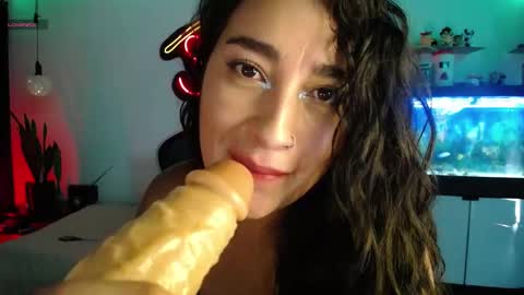 Snapshot of _santalove_ chatting on 01-11-25, 10:29 SantaLove online show from 01-11-25, 10:29