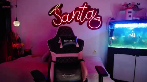 Snapshot of _santalove_ chatting on 01-17-25, 10:23 SantaLove online show from 01-17-25, 10:23