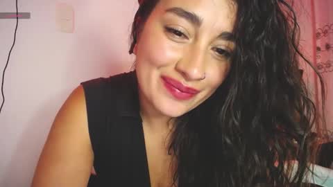 Snapshot of _santalove_ chatting on 02-05-25, 01:04 SantaLove online show from 02-05-25, 01:04