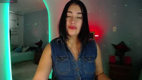 Snapshot of _santalove_ chatting on 09-16-25, 07:04 SantaLove online show from 09-16-25, 07:04