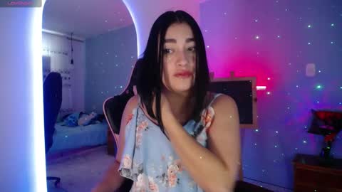 Snapshot of _santalove_ chatting on 09-18-25, 06:32 SantaLove online show from 09-18-25, 06:32